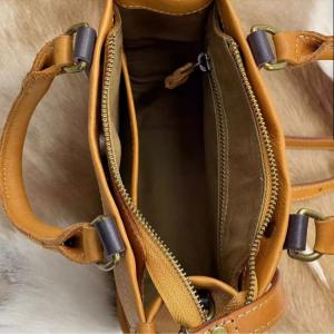 Vegetable-Tanned Leather Elegant Square Handbag