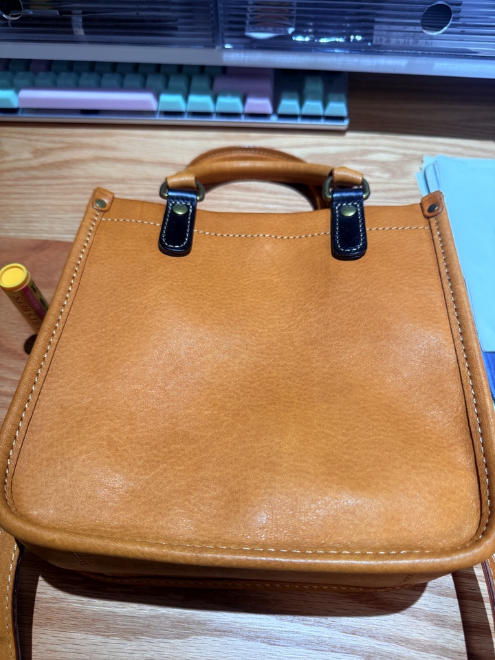 J\'adore ! Cuir tanné veggie doux, look 90s chic