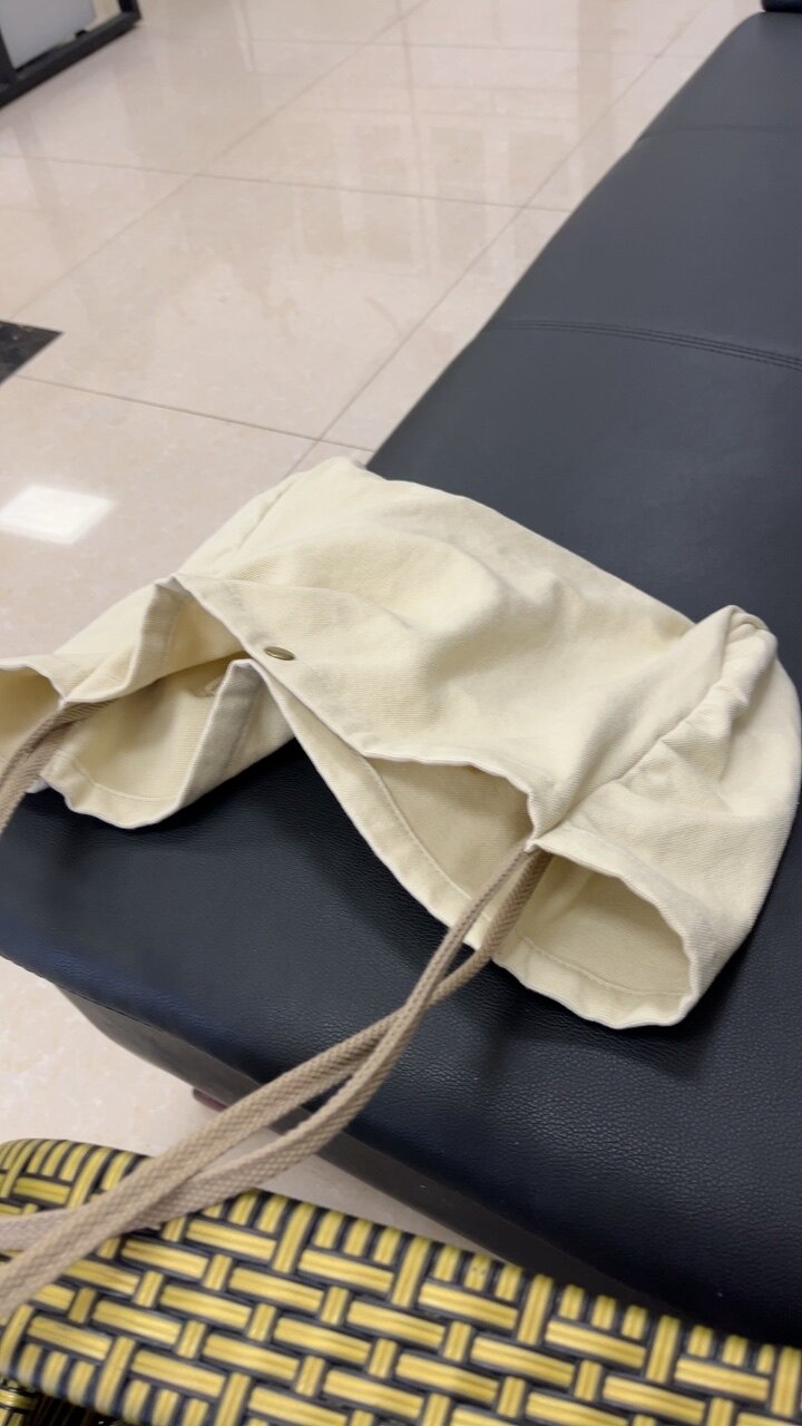 I took this tote on vacation and it was a lifesaver