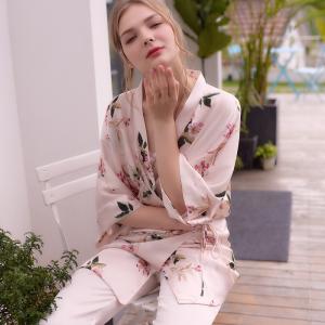 Beautiful Printing Tied Robe with Sexy Camisole Sleepwear and Pants