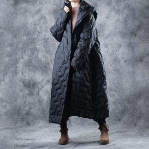 Front Zip Designer Black Coat Fashion Puffer Coat for Woman