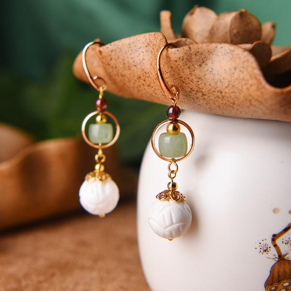 Elegant White Shell Beaded Earrings Aventurine Chinese Jewelry