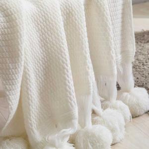Modern Fashion Woven Bed Blanket White Pom Pom Blanket
