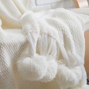 Modern Fashion Woven Bed Blanket White Pom Pom Blanket