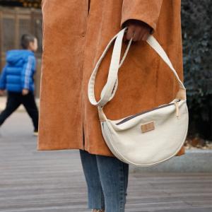 Simple Design Plain Crescent Bag Adjustable Straps Canvas Purse