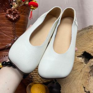 Round Toe Soft Leather Flats Slip-On Granny Shoes for Women