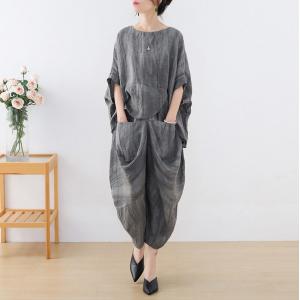 Loose-Fit Summer Gray Blouse with Linen Carrot Pants