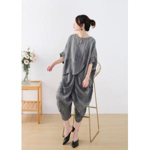 Loose-Fit Summer Gray Blouse with Linen Carrot Pants