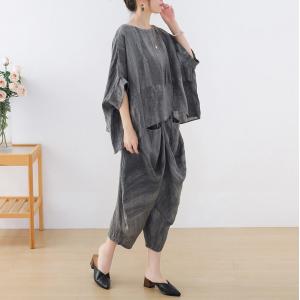 Loose-Fit Summer Gray Blouse with Linen Carrot Pants