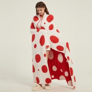 Modern Chic Polka Dot Blanket Quilts