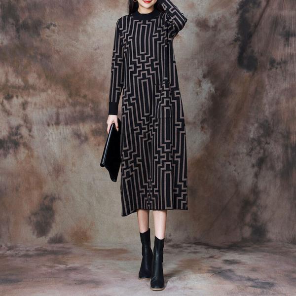 Maze Patterned Loose Midi Knit Dress