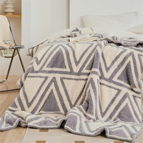Triangle Prints Double Size Warm Bedding Blanket
