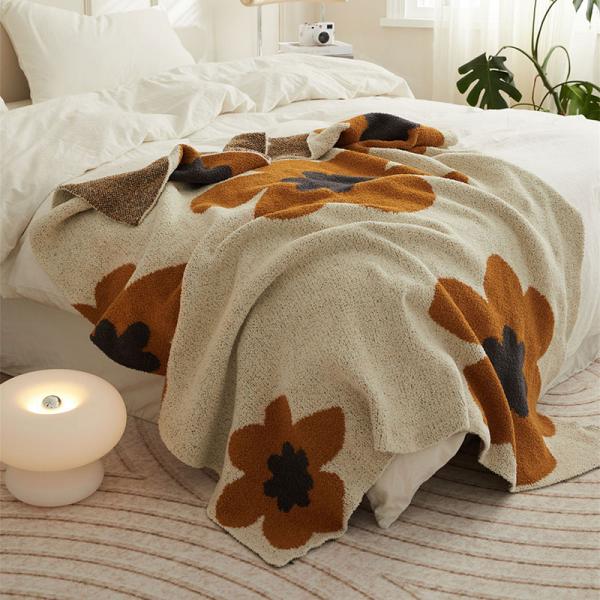 Huge Flowers Minimalist Modern Blanket