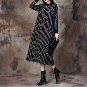Maze Patterned Loose Midi Knit Dress