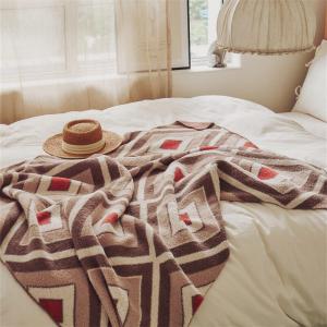 Rhombus Patterned Soft Warm Blanket