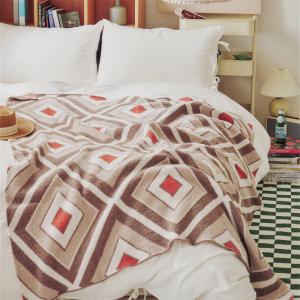 Rhombus Patterned Soft Warm Blanket