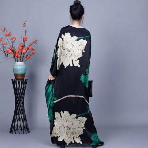 Big Flowers Printed V-Neck Maxi Flowing Dress