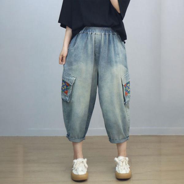 Embroidery Pocket Light Wash Cropped Jeans