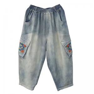 Embroidery Pocket Light Wash Cropped Jeans