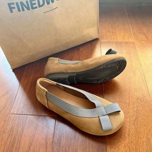Cozy Wide Toe Leather Slip-On Mommy Flats