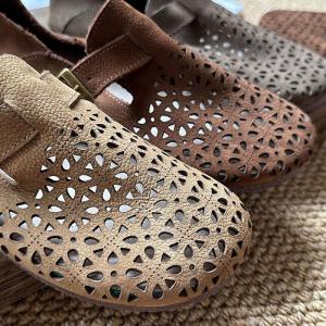 Hollow Out Cowhide Buckle Vintage Flats