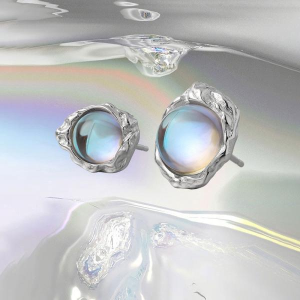 Silver and Synthetic Moonstone Elegant Ear Stud