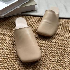 Leisure Chic Leather Wide Toe Slide Flats