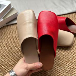 Leisure Chic Leather Wide Toe Slide Flats
