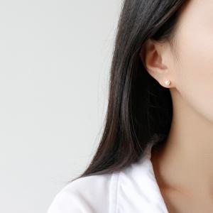 Minimalist Silver Freshwater Pearl S925 Stud Earrings