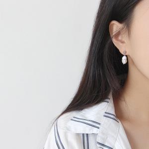 Irregular Unique Baroque Pearl Ear Stud