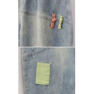 Colorful Frog Buttons Light Wash Carrot Jeans
