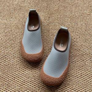 Over50 Wide Toe Stretchable Sports Flats