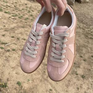 Leisure Chic Tied Suede Leather Moral Training Sneakers