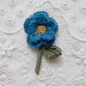 Handcrafted 3D Embroidered Knitted Flower Leaf Brooch Pin