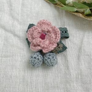 Handmade Rustic Style Knitted Crochet Flower Brooch for Her