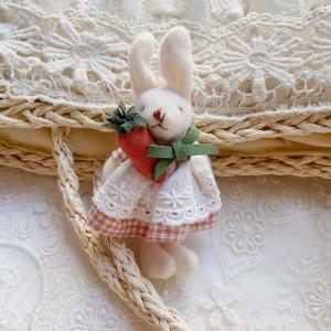 Handmade Cartoon Kawaii Rabbit with Carrot Brooch Pin