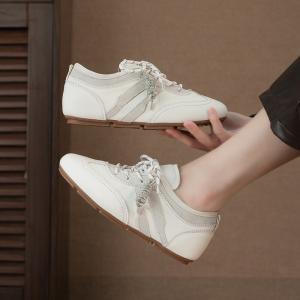 Light and Comfortable Leather Casual Sneakers