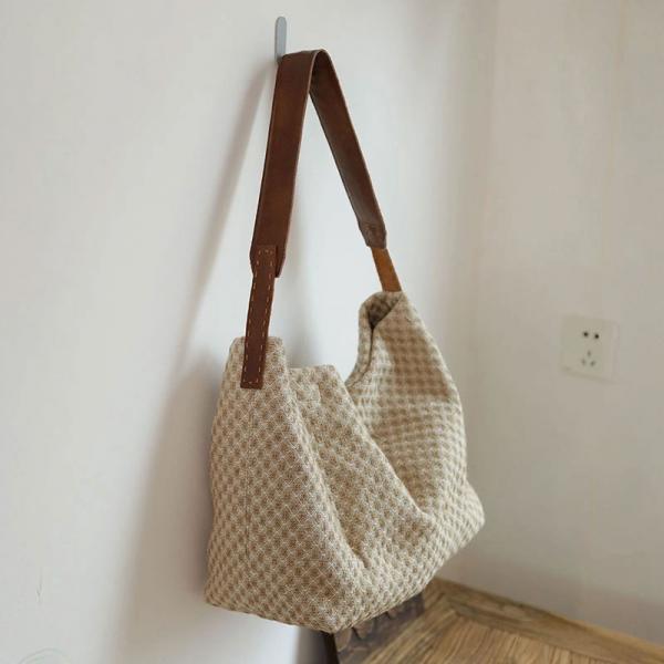 Casual minimalist resort travel cottagecore rustic